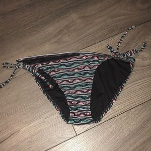 Patterned sting bikini bottom
